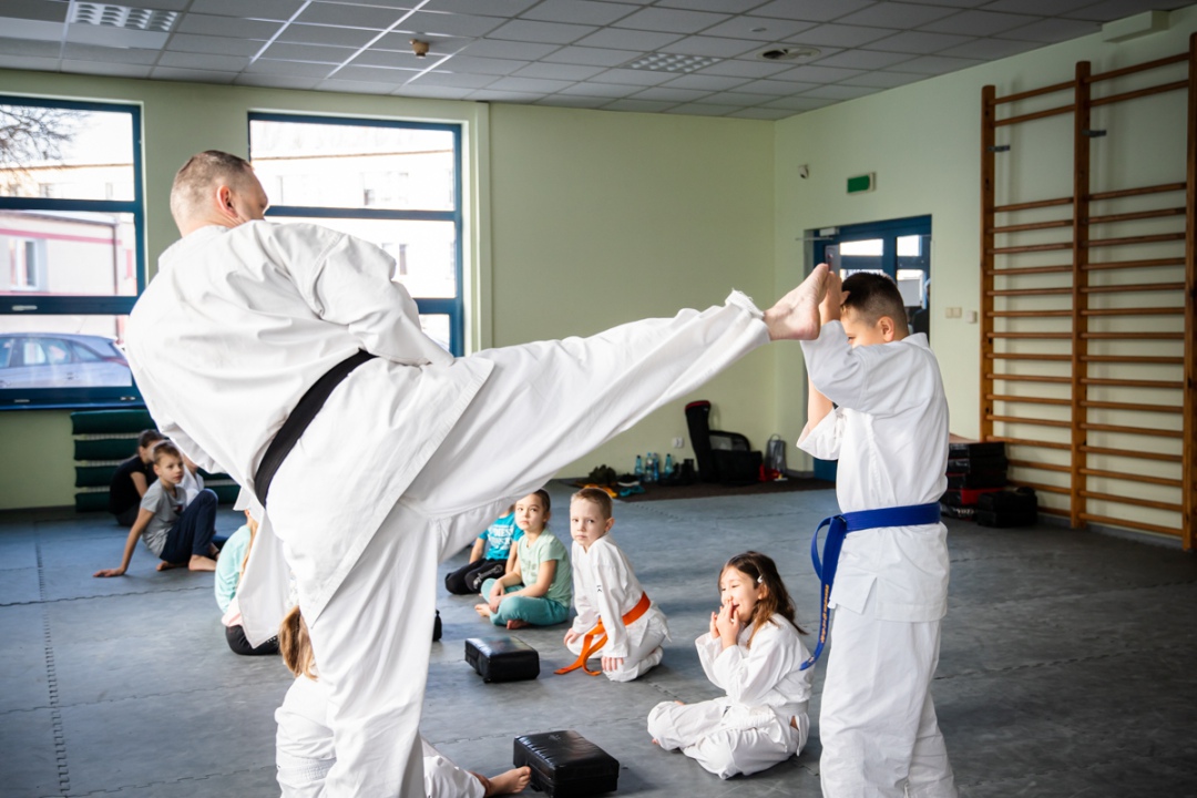 Ferie na sportowo z karate - zdjęcie #24 - eOstroleka.pl