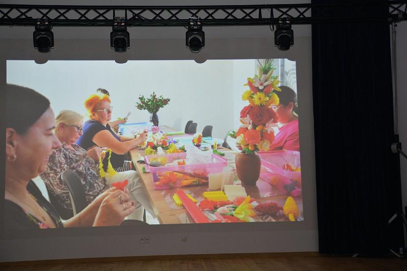 Kurpiowskie cacka - plastyka obrzędowa na warsztatach w Kadzidle [23.01.2024] - zdjęcie #18 - eOstroleka.pl