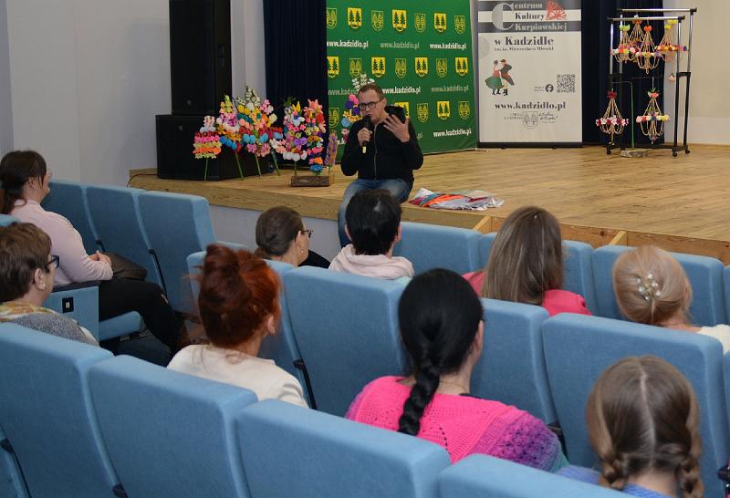 Kurpiowskie cacka - plastyka obrzędowa na warsztatach w Kadzidle [23.01.2024] - zdjęcie #33 - eOstroleka.pl