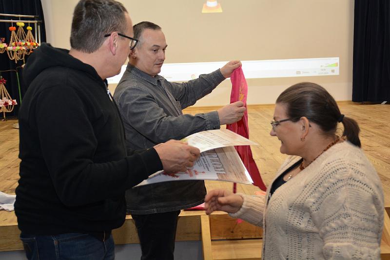 Kurpiowskie cacka - plastyka obrzędowa na warsztatach w Kadzidle [23.01.2024] - zdjęcie #29 - eOstroleka.pl