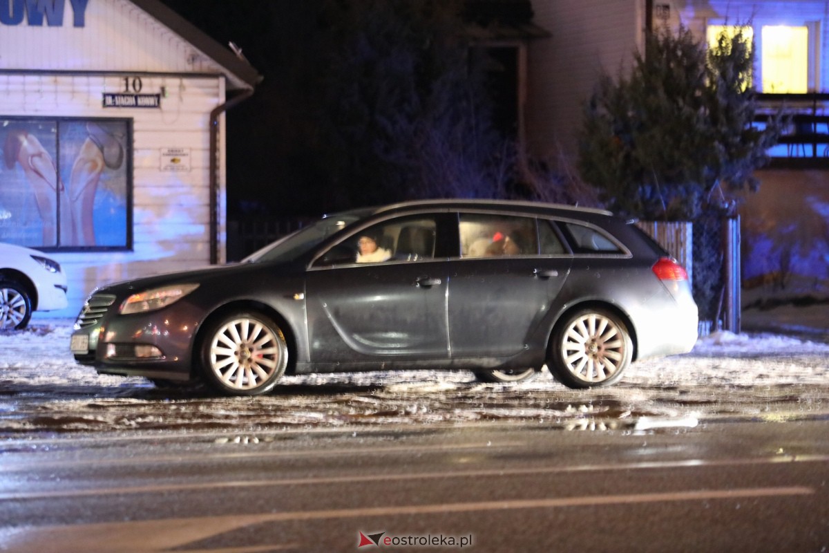 Zniszczone auta na Stacha Konwy [23.01.2024] - zdjęcie #21 - eOstroleka.pl