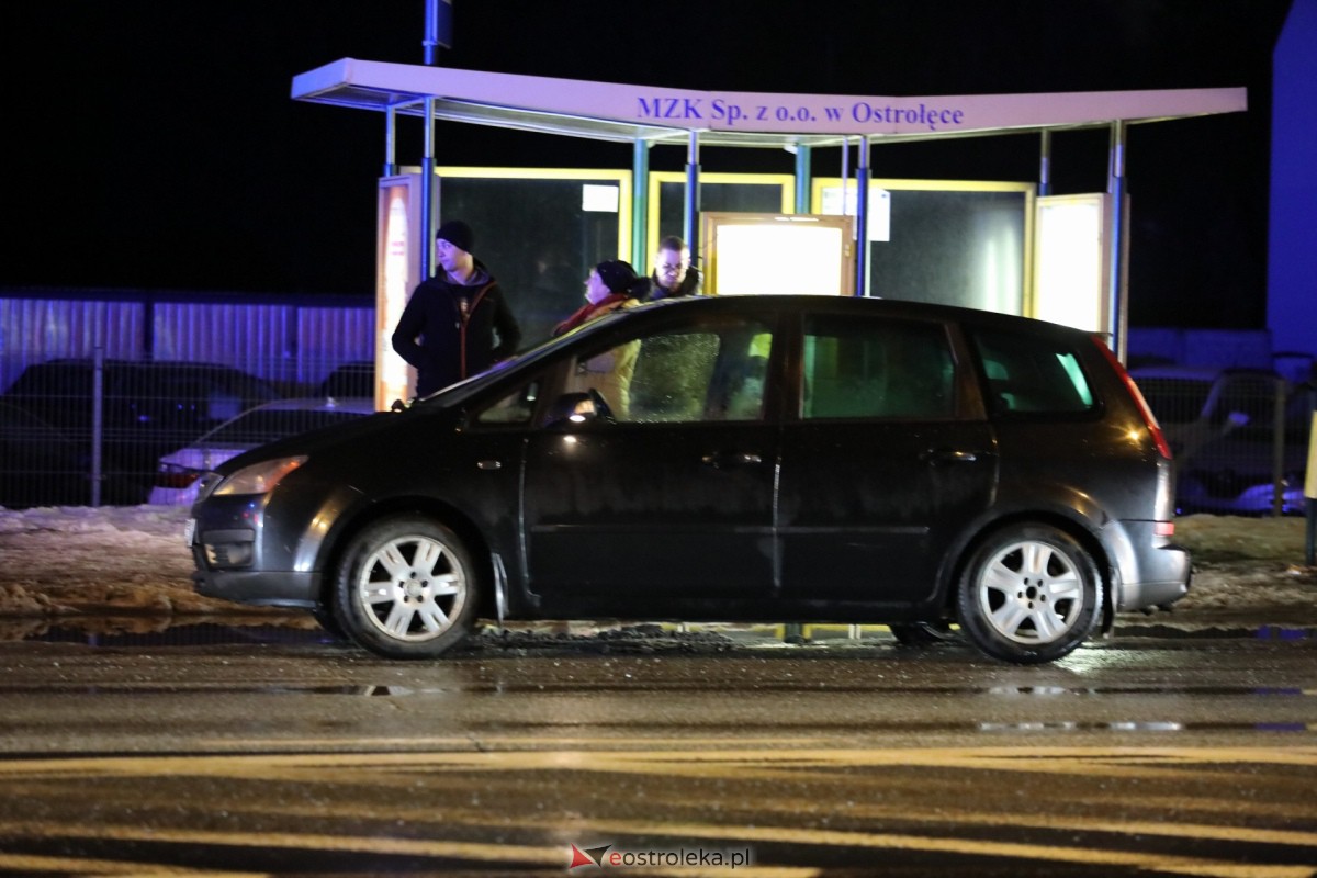 Zniszczone auta na Stacha Konwy [23.01.2024] - zdjęcie #16 - eOstroleka.pl
