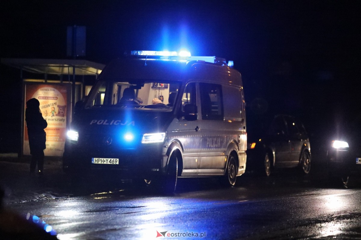 Zniszczone auta na Stacha Konwy [23.01.2024] - zdjęcie #1 - eOstroleka.pl