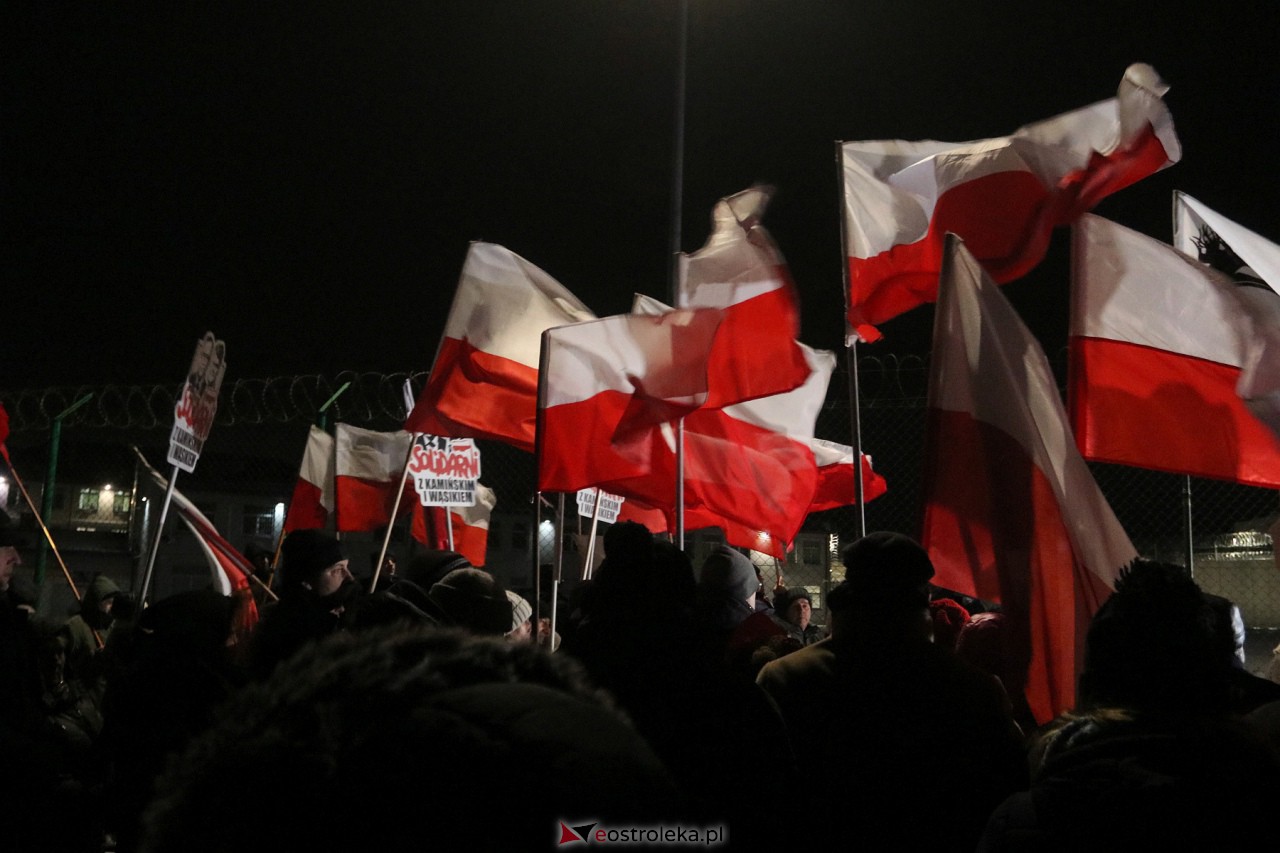 Maciej Wąsik wychodzi z więzienia w Przytułach Starych [23.01.2024] - zdjęcie #44 - eOstroleka.pl