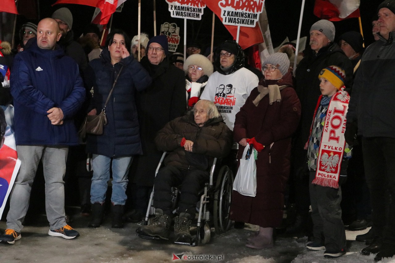 Maciej Wąsik wychodzi z więzienia w Przytułach Starych [23.01.2024] - zdjęcie #32 - eOstroleka.pl