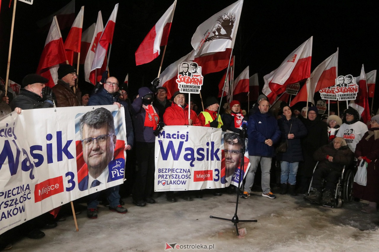 Maciej Wąsik wychodzi z więzienia w Przytułach Starych [23.01.2024] - zdjęcie #31 - eOstroleka.pl