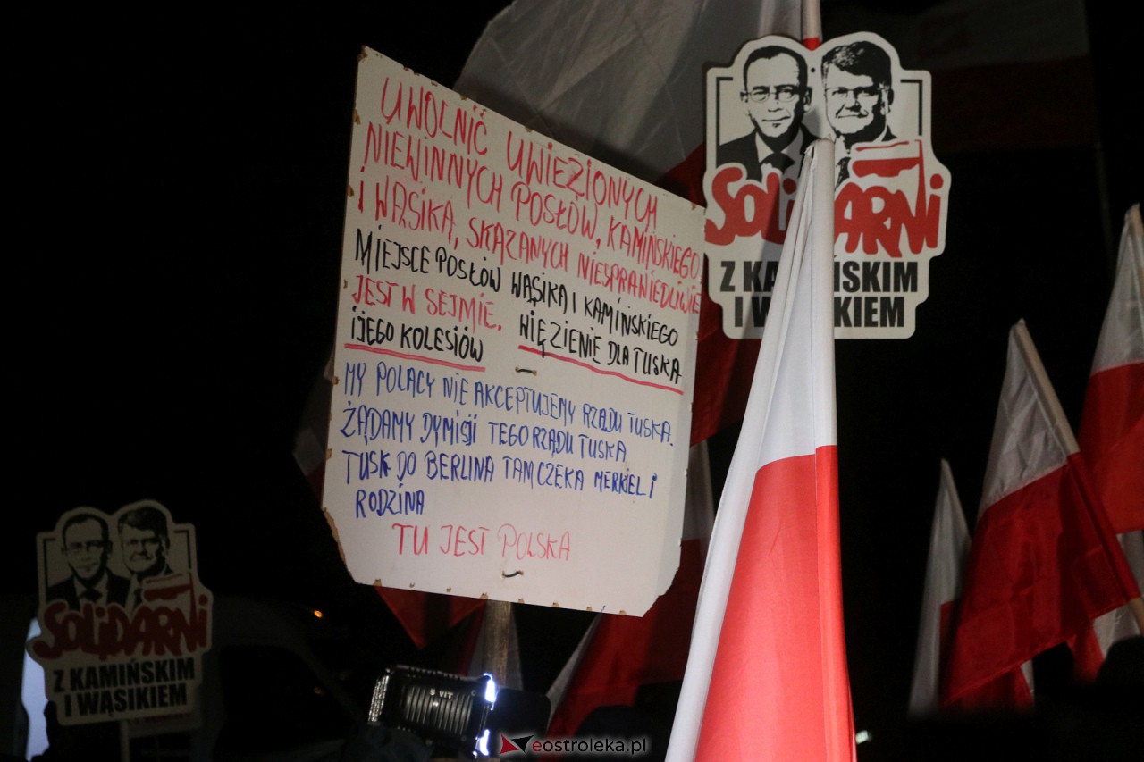 Maciej Wąsik wychodzi z więzienia w Przytułach Starych [23.01.2024] - zdjęcie #29 - eOstroleka.pl