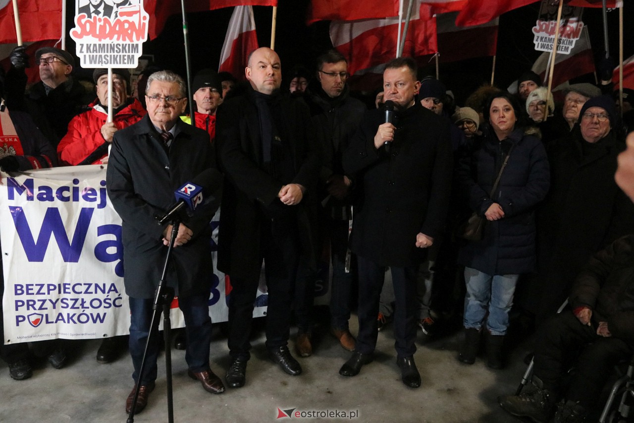 Maciej Wąsik wychodzi z więzienia w Przytułach Starych [23.01.2024] - zdjęcie #16 - eOstroleka.pl