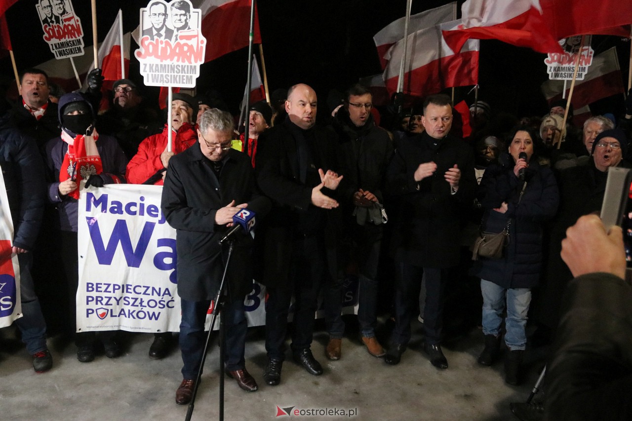 Maciej Wąsik wychodzi z więzienia w Przytułach Starych [23.01.2024] - zdjęcie #13 - eOstroleka.pl