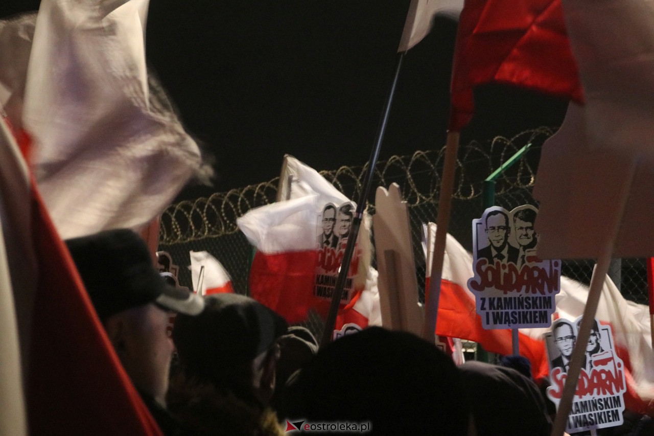 Maciej Wąsik wychodzi z więzienia w Przytułach Starych [23.01.2024] - zdjęcie #5 - eOstroleka.pl