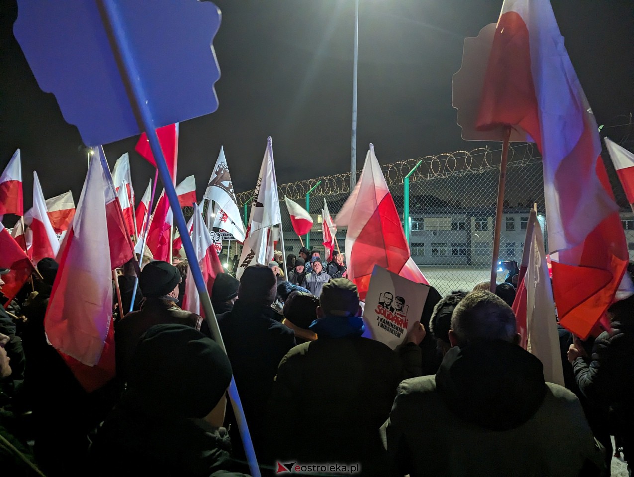 Maciej Wąsik wychodzi z więzienia w Przytułach Starych [23.01.2024] - zdjęcie #106 - eOstroleka.pl