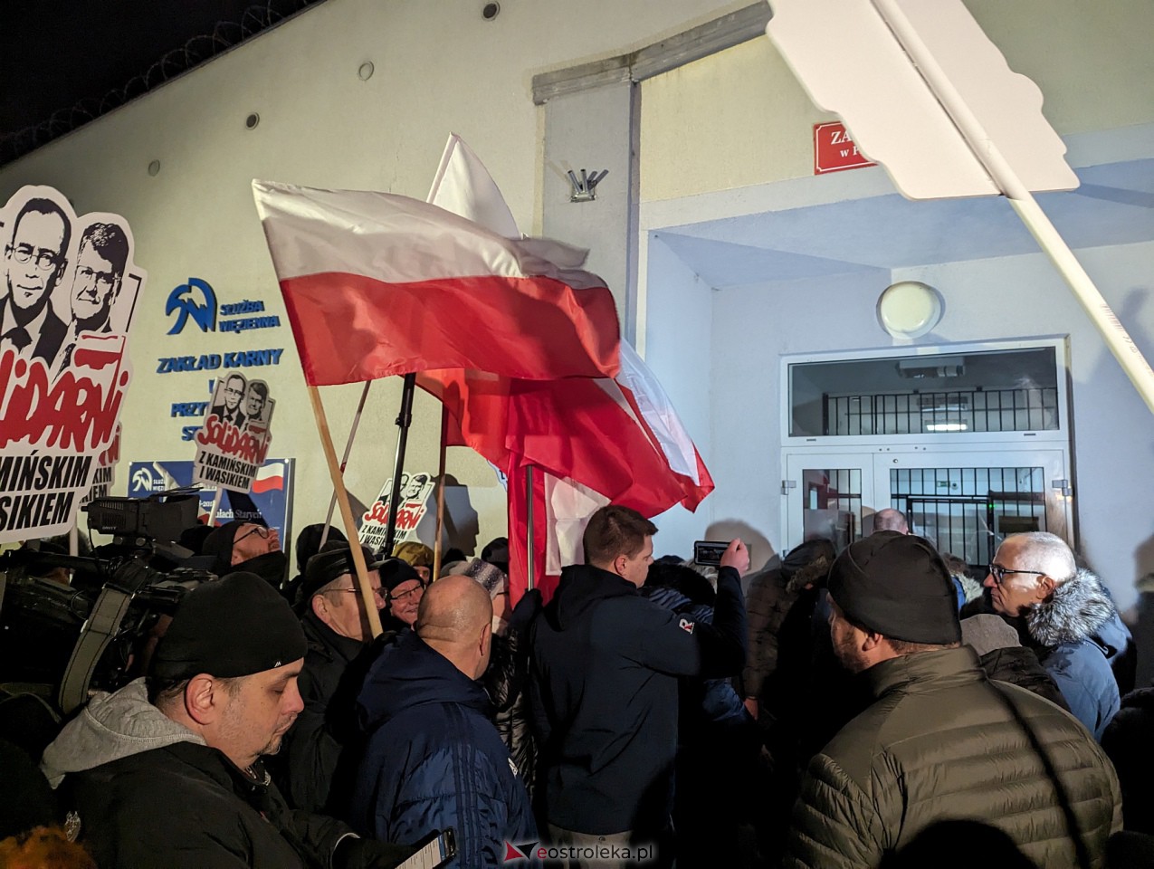 Maciej Wąsik wychodzi z więzienia w Przytułach Starych [23.01.2024] - zdjęcie #79 - eOstroleka.pl