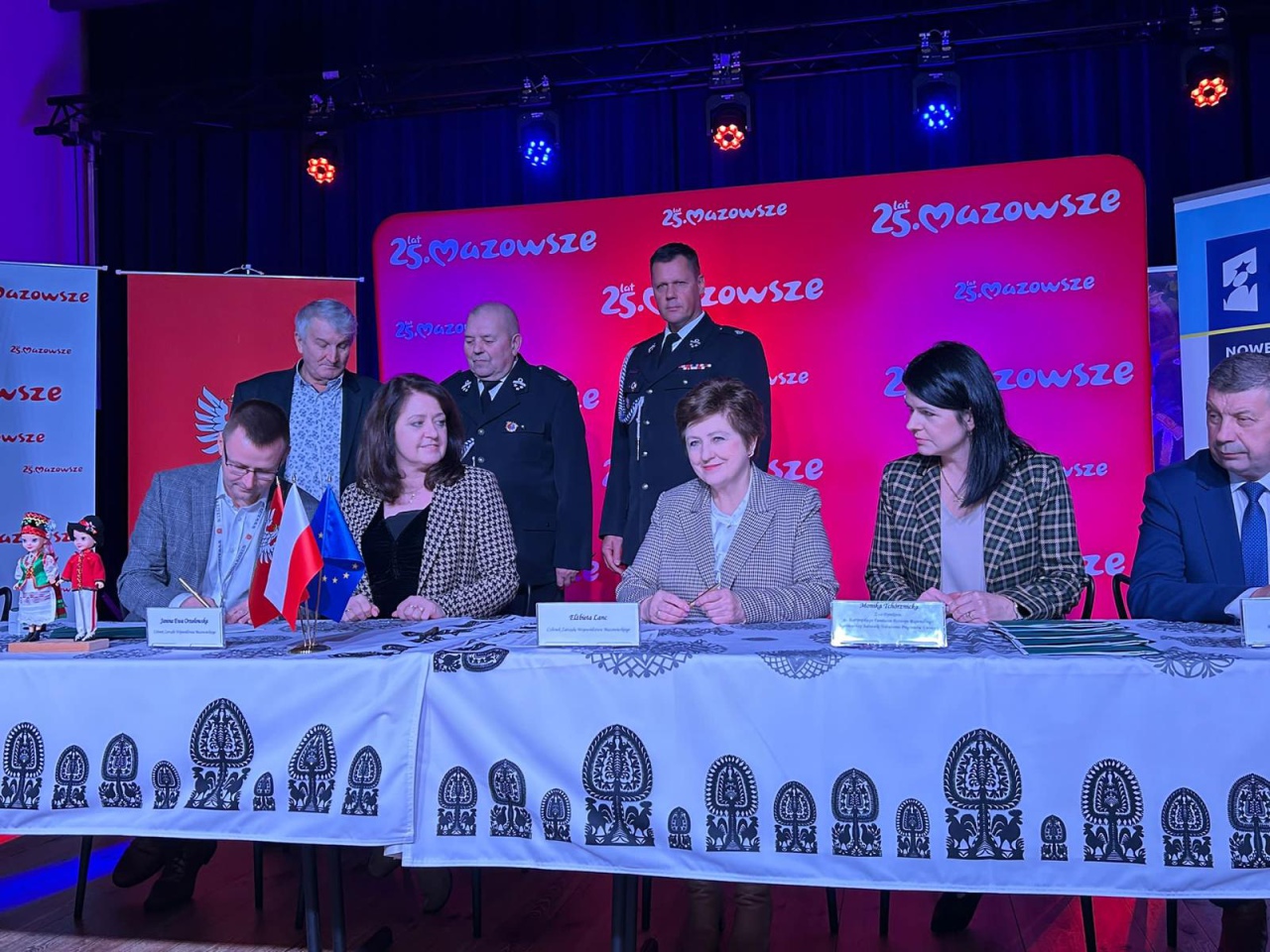 OSP Kadzidło, Rzekuń, Zamość, Czerwin, Łyse, Czarnia i Nowa Wieś z wozami strażackimi dzięki wsparciu UE [24.01.2024] - zdjęcie #5 - eOstroleka.pl