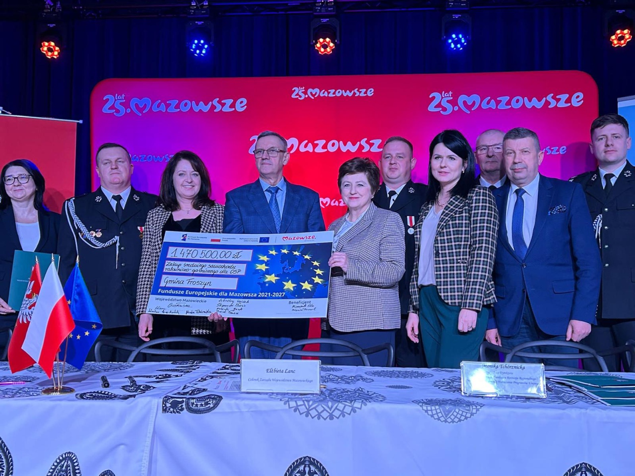 OSP Kadzidło, Rzekuń, Zamość, Czerwin, Łyse, Czarnia i Nowa Wieś z wozami strażackimi dzięki wsparciu UE [24.01.2024] - zdjęcie #2 - eOstroleka.pl