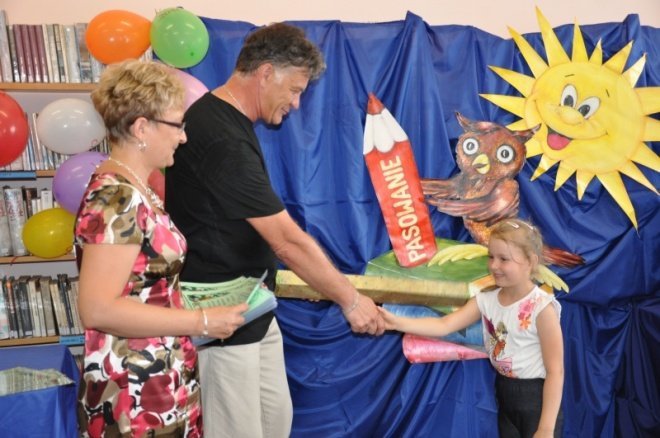 Pasowanie na czytelnika (9.VI.2011) - zdjęcie #46 - eOstroleka.pl
