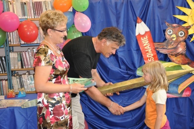 Pasowanie na czytelnika (9.VI.2011) - zdjęcie #40 - eOstroleka.pl