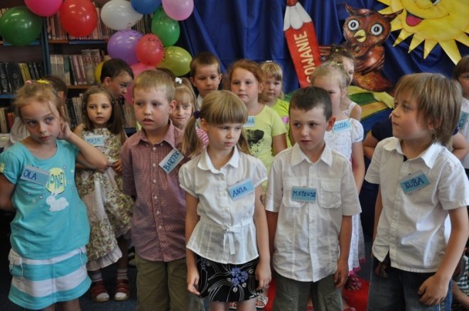 Pasowanie na czytelnika (9.VI.2011) - zdjęcie #9 - eOstroleka.pl