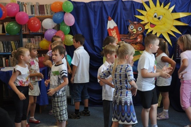 Pasowanie na czytelnika (9.VI.2011) - zdjęcie #3 - eOstroleka.pl