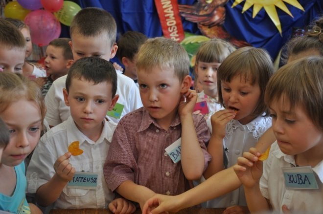 Pasowanie na czytelnika (9.VI.2011) - zdjęcie #2 - eOstroleka.pl