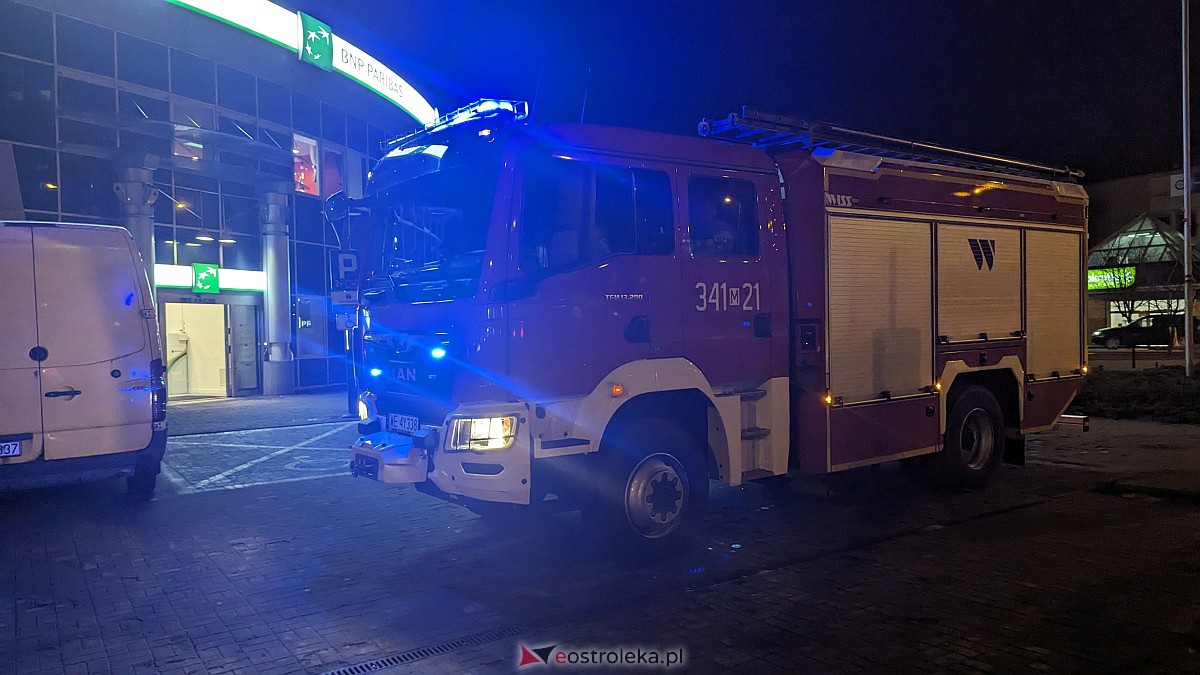 Remont w banku w Ostrołęce wywołał alarm pożarowy [26.01.2024] - zdjęcie #2 - eOstroleka.pl