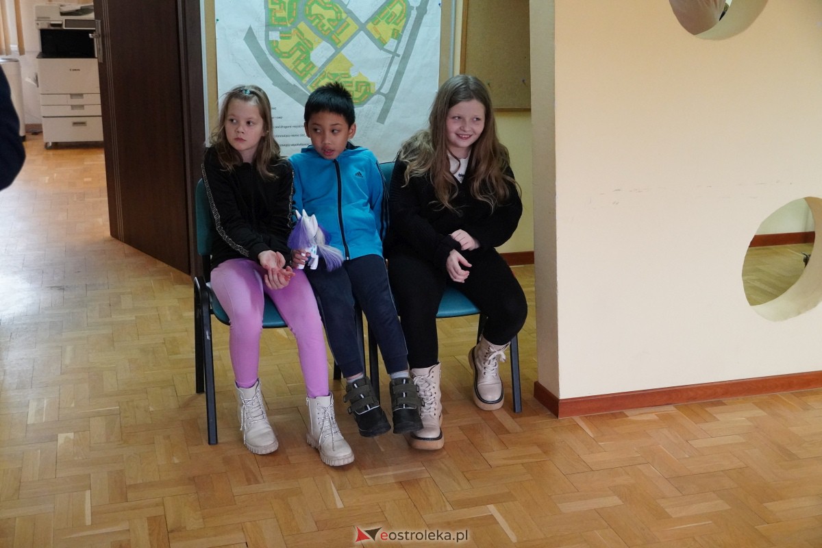 Dzień Seniora i Wnuczka w SM “CENTRUM” - integracja i zabawa międzypokoleniowa [26.01.2024] - zdjęcie #75 - eOstroleka.pl