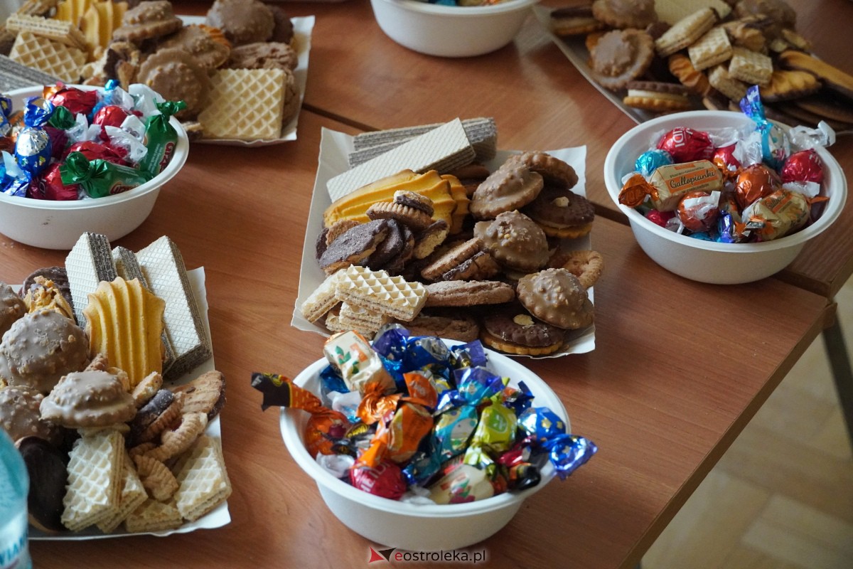 Dzień Seniora i Wnuczka w SM “CENTRUM” - integracja i zabawa międzypokoleniowa [26.01.2024] - zdjęcie #73 - eOstroleka.pl