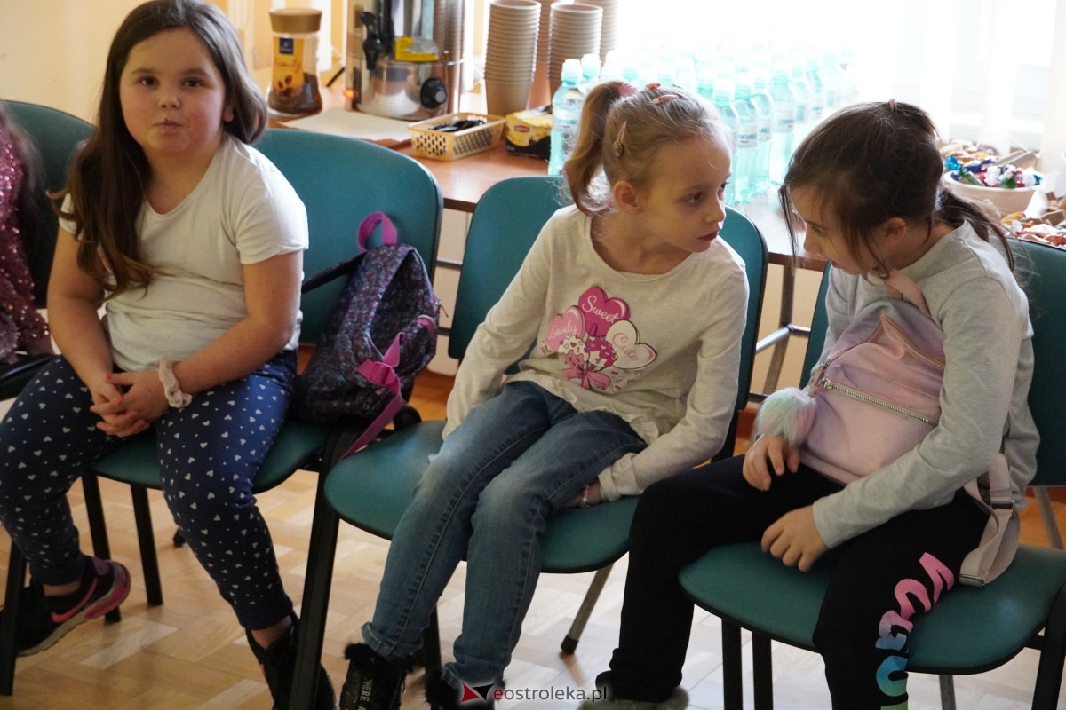 Dzień Seniora i Wnuczka w SM “CENTRUM” - integracja i zabawa międzypokoleniowa [26.01.2024] - zdjęcie #67 - eOstroleka.pl