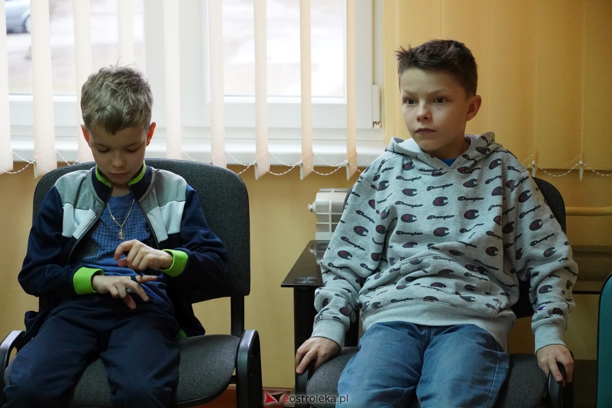 Dzień Seniora i Wnuczka w SM “CENTRUM” - integracja i zabawa międzypokoleniowa [26.01.2024] - zdjęcie #34 - eOstroleka.pl