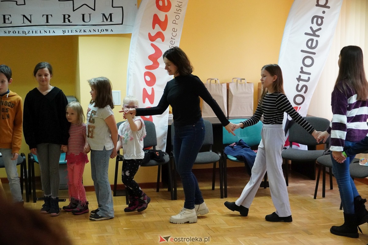 Dzień Seniora i Wnuczka w SM “CENTRUM” - integracja i zabawa międzypokoleniowa [26.01.2024] - zdjęcie #58 - eOstroleka.pl
