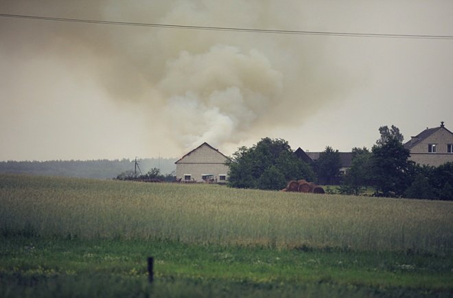 Pożar w Lipiance (09/06.2011) - zdjęcie #30 - eOstroleka.pl