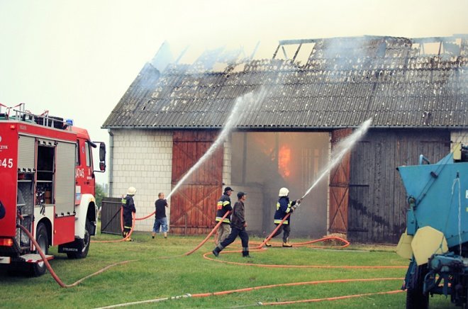 Pożar w Lipiance (09/06.2011) - zdjęcie #29 - eOstroleka.pl