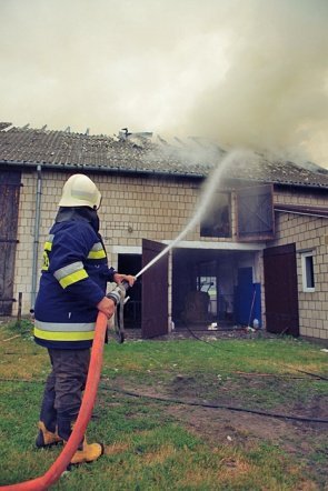 Pożar w Lipiance (09/06.2011) - zdjęcie #19 - eOstroleka.pl