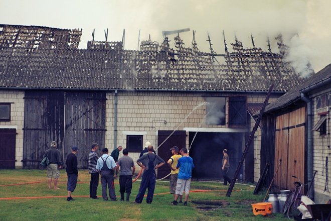 Pożar w Lipiance (09/06.2011) - zdjęcie #11 - eOstroleka.pl