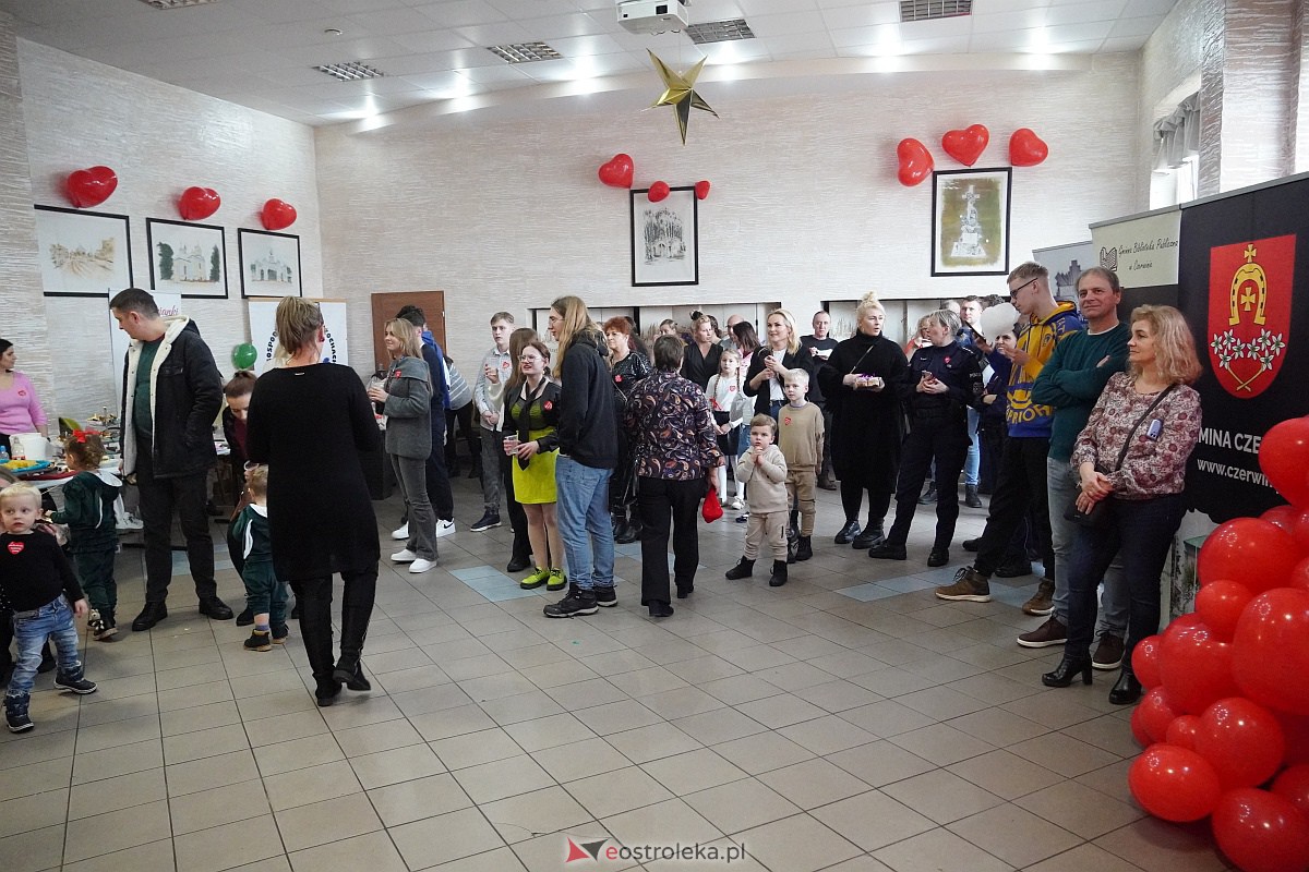 Finał WOŚP w Czerwinie [27.01.2024] - zdjęcie #1 - eOstroleka.pl