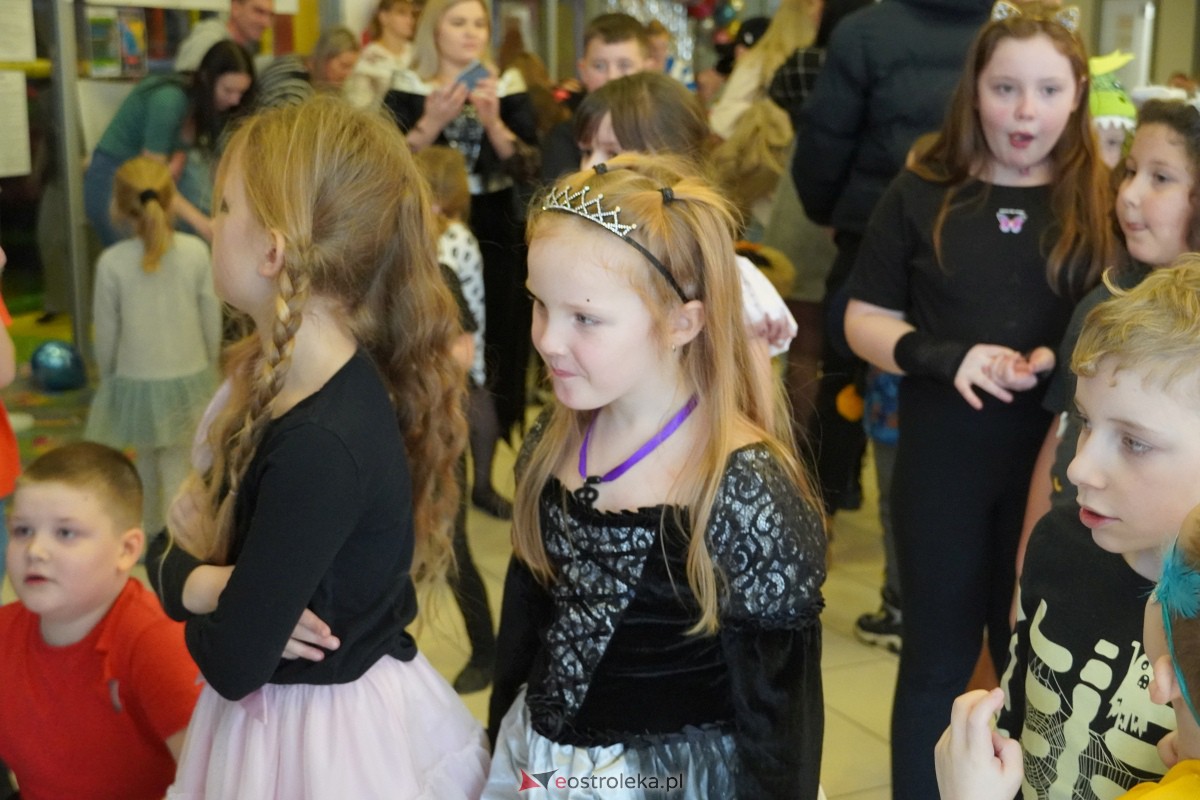 Bal karnawałowy w Morskiej Krainie - świetna zabawa dla ponad 100 dzieci [27.01.2024] - zdjęcie #43 - eOstroleka.pl