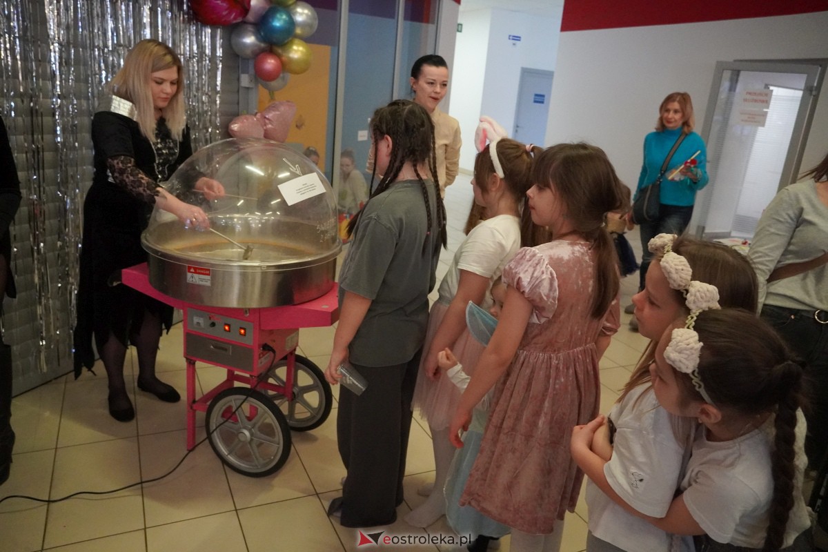 Bal karnawałowy w Morskiej Krainie - świetna zabawa dla ponad 100 dzieci [27.01.2024] - zdjęcie #2 - eOstroleka.pl