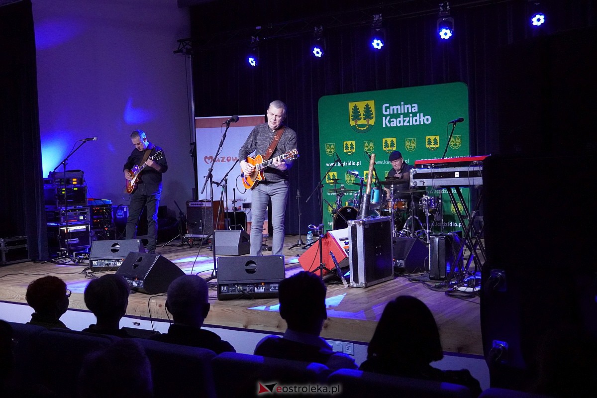 Koncert Raz Dwa Trzy w Kadzidle [27.01.2024] - zdjęcie #27 - eOstroleka.pl