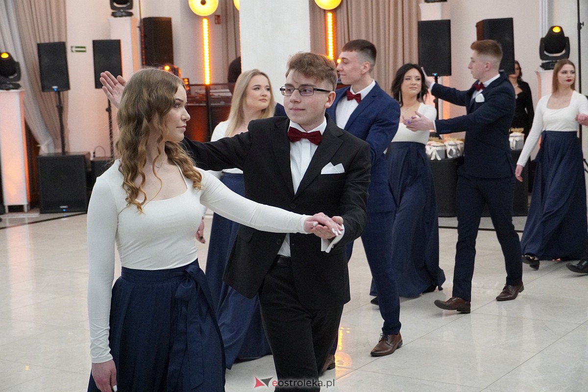 Studniówka 2024. Do matury odliczali uczniowie ZSZ 2 w Ostrołęce [27.01.2024] - zdjęcie #221 - eOstroleka.pl
