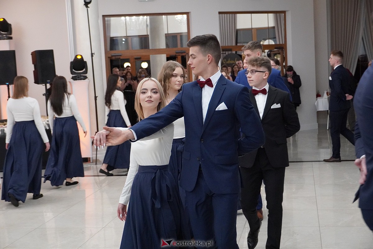 Studniówka 2024. Do matury odliczali uczniowie ZSZ 2 w Ostrołęce [27.01.2024] - zdjęcie #195 - eOstroleka.pl
