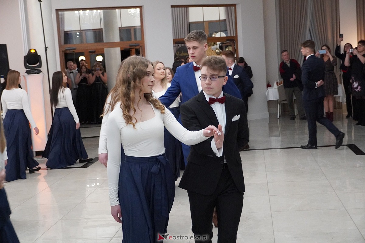 Studniówka 2024. Do matury odliczali uczniowie ZSZ 2 w Ostrołęce [27.01.2024] - zdjęcie #193 - eOstroleka.pl