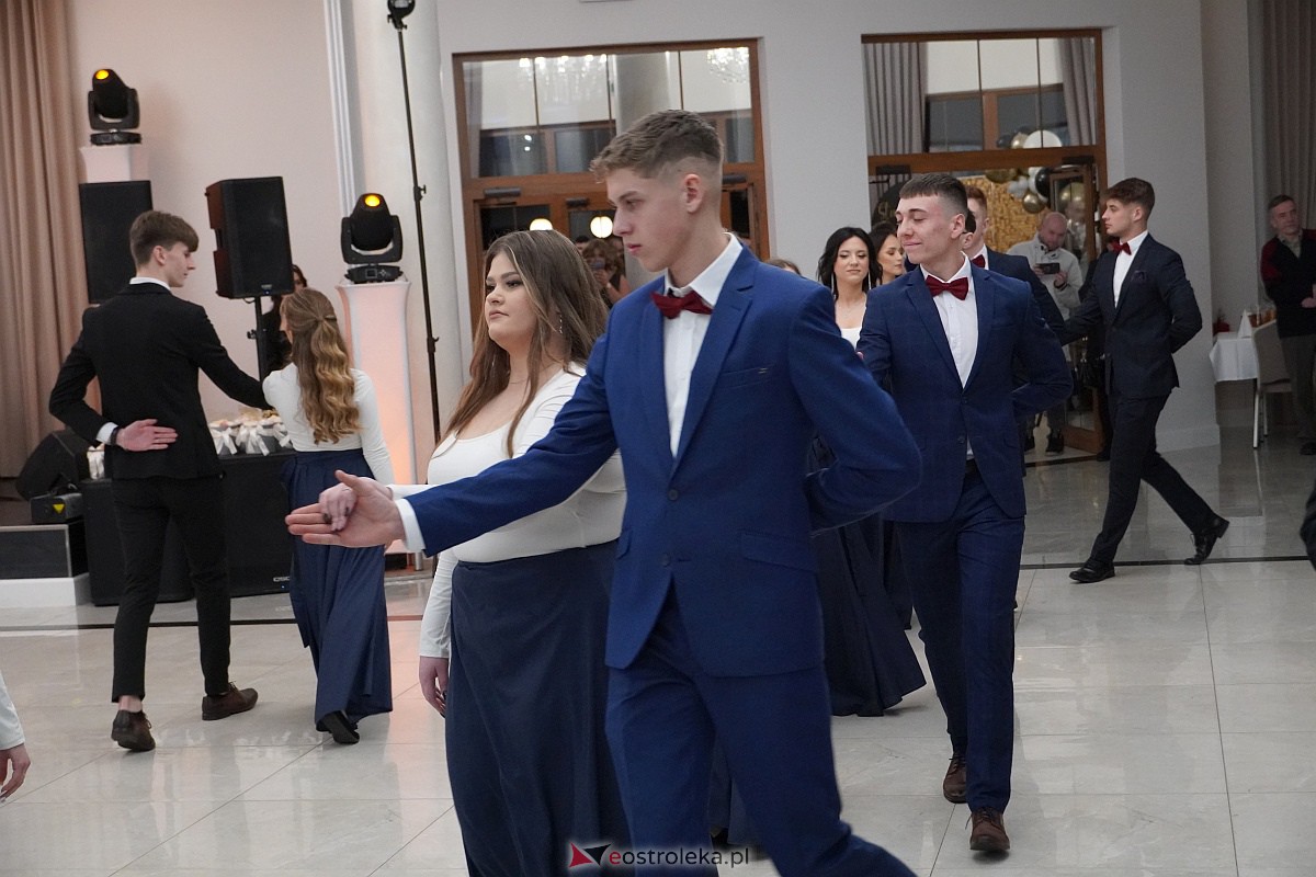 Studniówka 2024. Do matury odliczali uczniowie ZSZ 2 w Ostrołęce [27.01.2024] - zdjęcie #192 - eOstroleka.pl