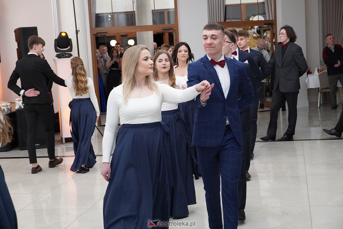 Studniówka 2024. Do matury odliczali uczniowie ZSZ 2 w Ostrołęce [27.01.2024] - zdjęcie #191 - eOstroleka.pl