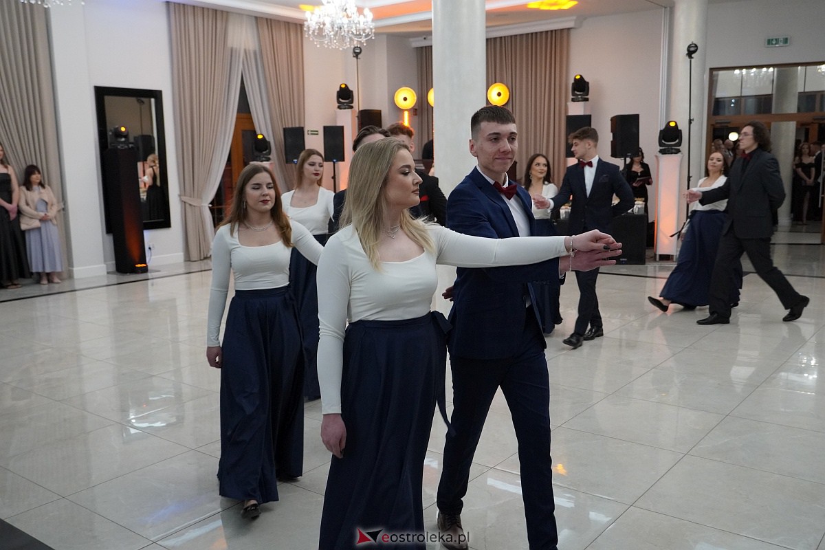 Studniówka 2024. Do matury odliczali uczniowie ZSZ 2 w Ostrołęce [27.01.2024] - zdjęcie #185 - eOstroleka.pl