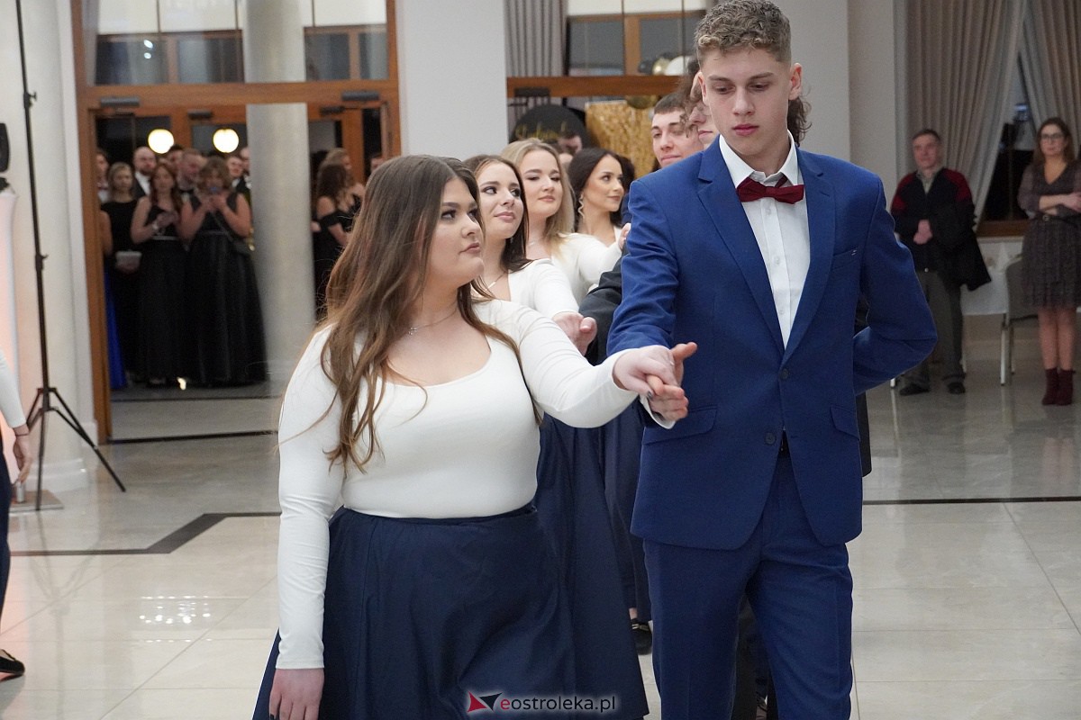 Studniówka 2024. Do matury odliczali uczniowie ZSZ 2 w Ostrołęce [27.01.2024] - zdjęcie #162 - eOstroleka.pl