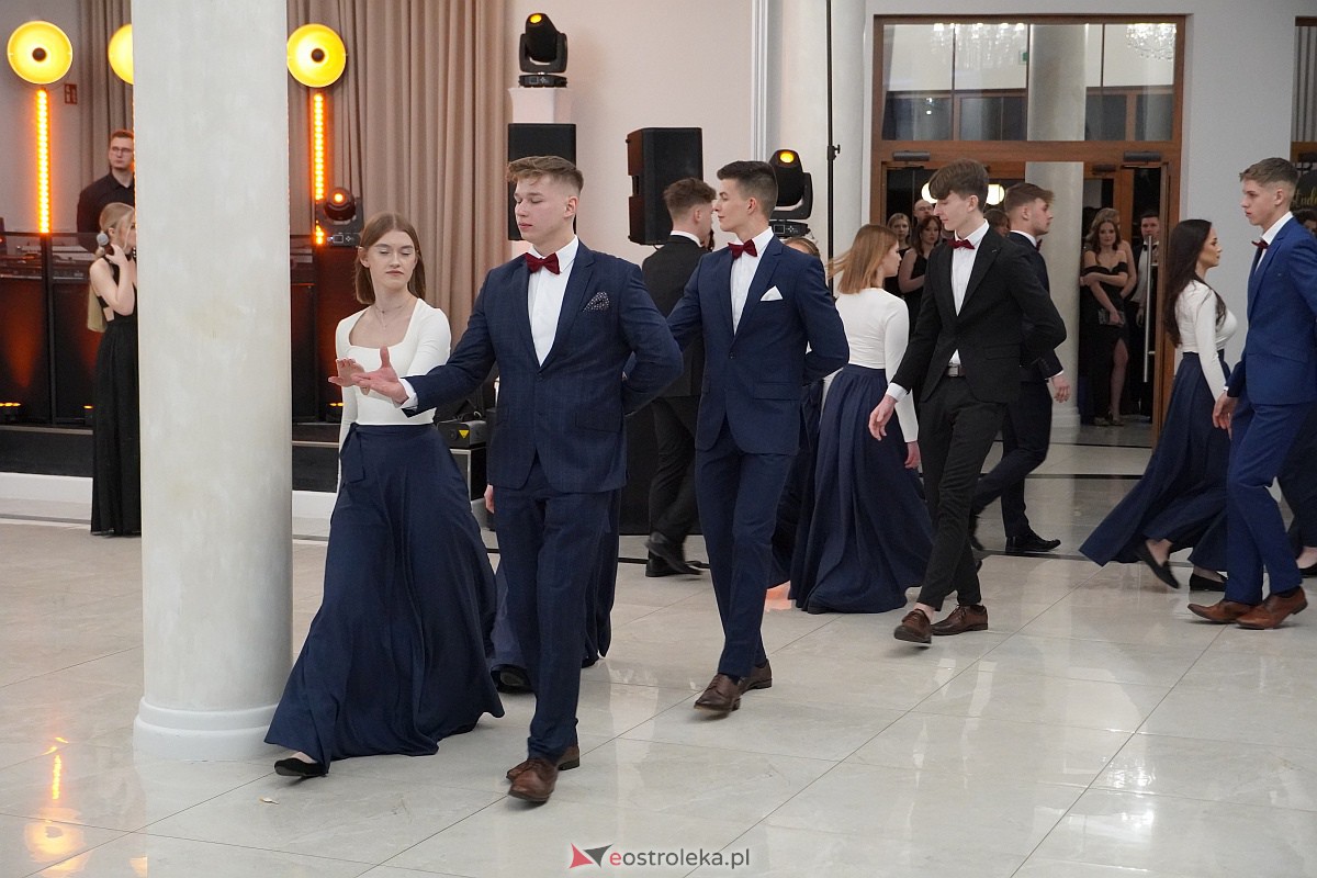 Studniówka 2024. Do matury odliczali uczniowie ZSZ 2 w Ostrołęce [27.01.2024] - zdjęcie #156 - eOstroleka.pl