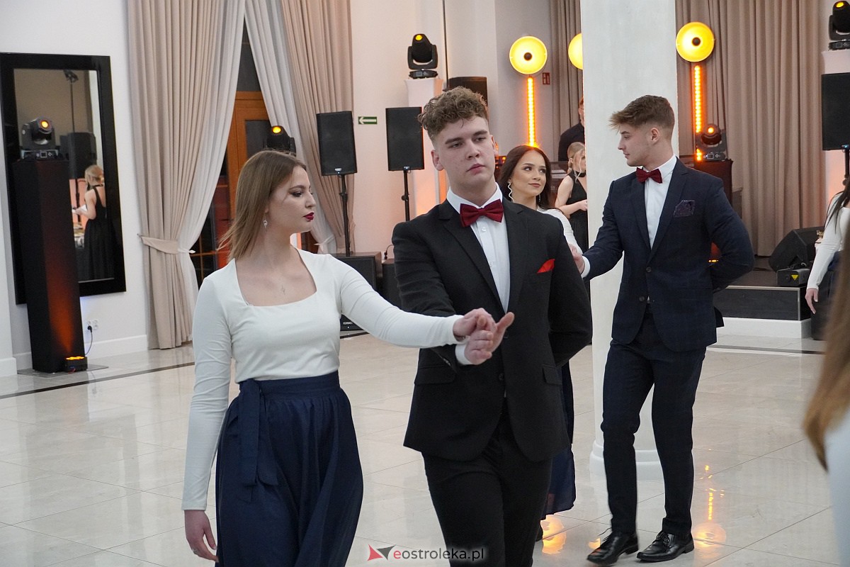 Studniówka 2024. Do matury odliczali uczniowie ZSZ 2 w Ostrołęce [27.01.2024] - zdjęcie #143 - eOstroleka.pl