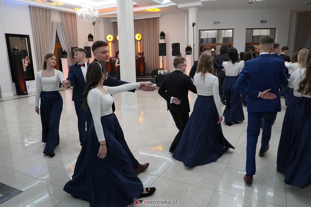 Studniówka 2024. Do matury odliczali uczniowie ZSZ 2 w Ostrołęce [27.01.2024] - zdjęcie #137 - eOstroleka.pl