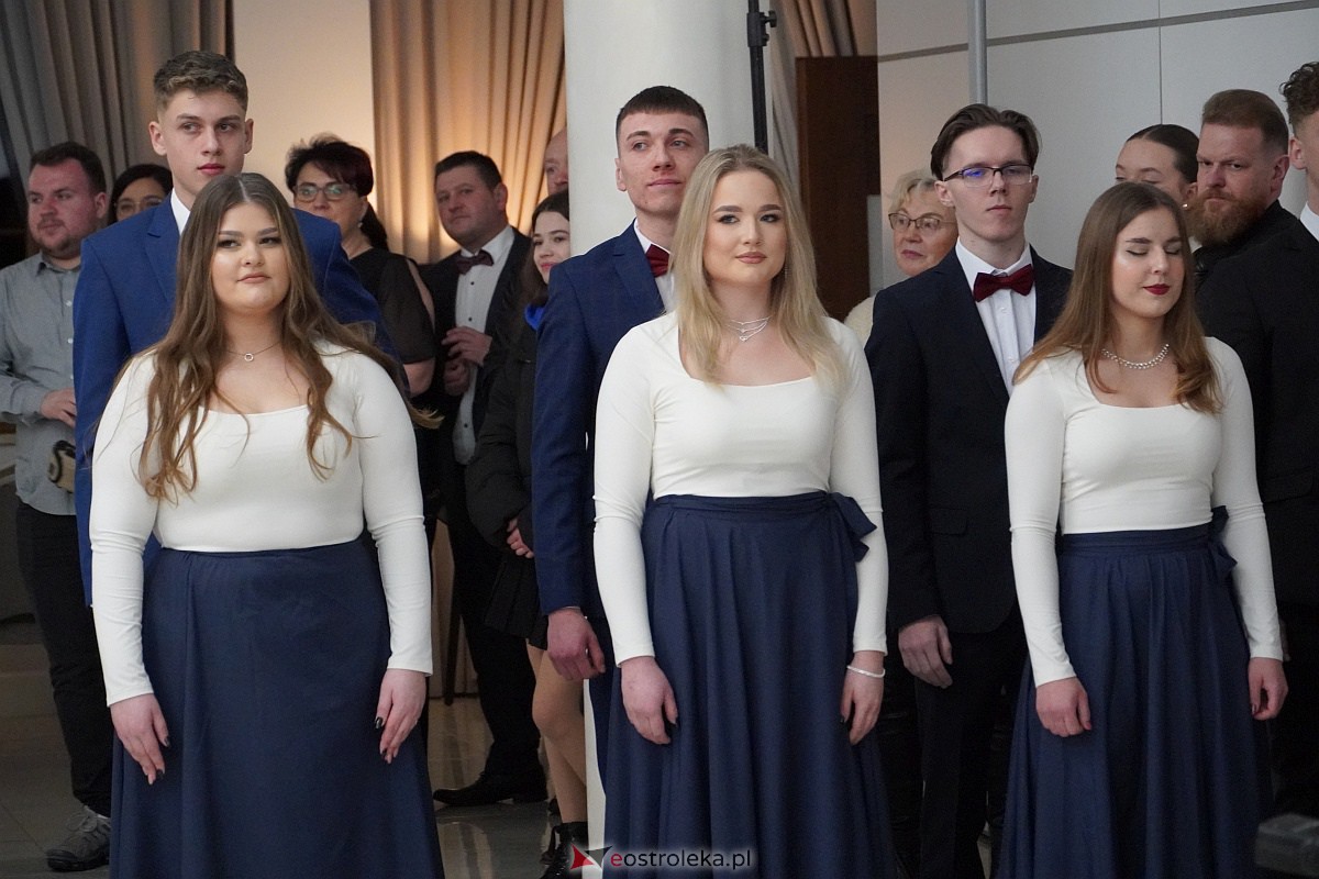 Studniówka 2024. Do matury odliczali uczniowie ZSZ 2 w Ostrołęce [27.01.2024] - zdjęcie #135 - eOstroleka.pl