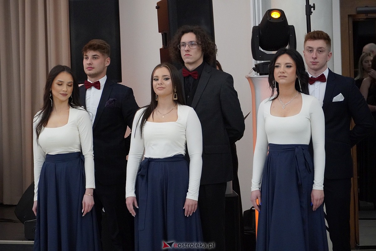 Studniówka 2024. Do matury odliczali uczniowie ZSZ 2 w Ostrołęce [27.01.2024] - zdjęcie #129 - eOstroleka.pl
