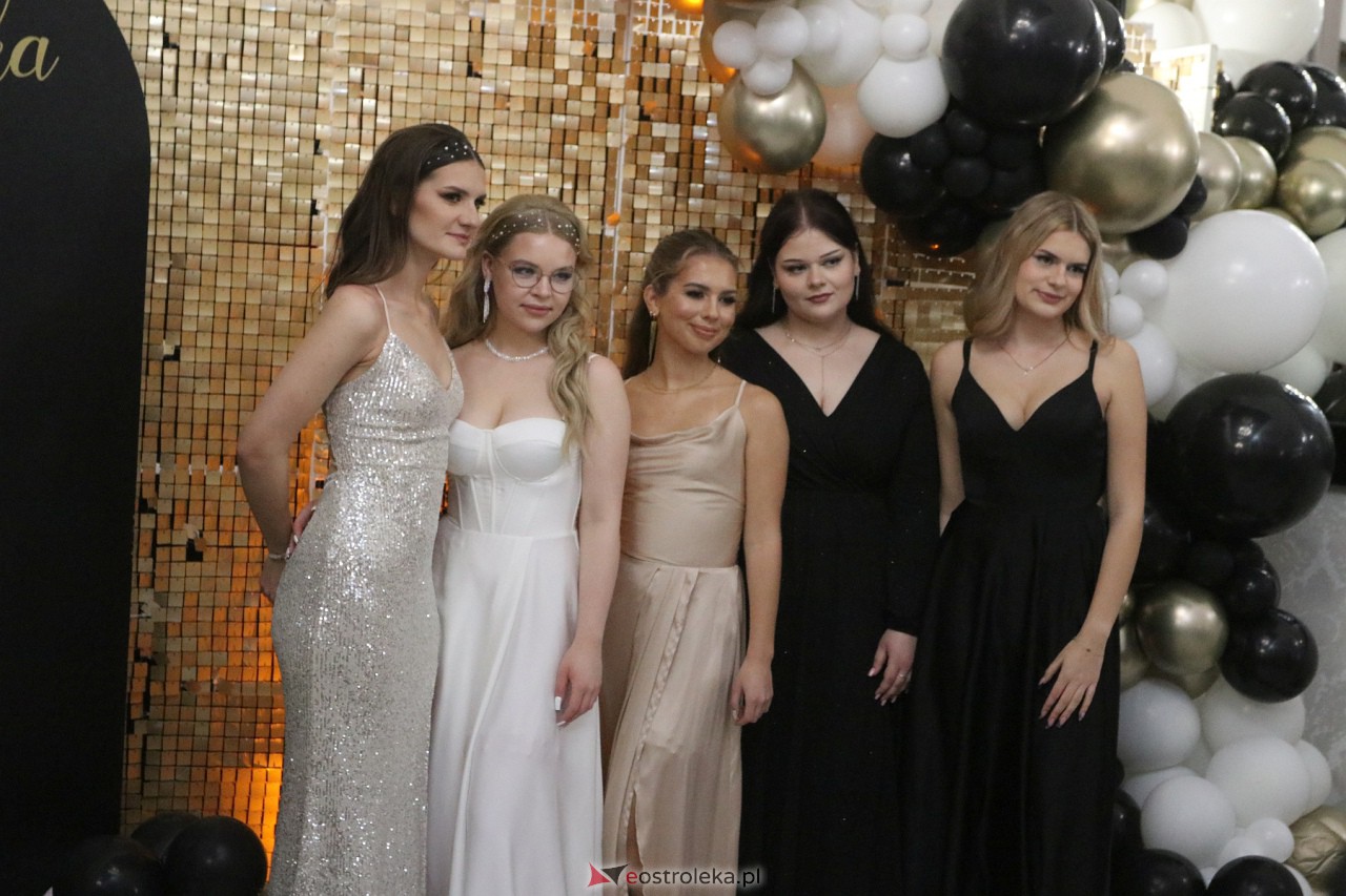 Studniówka 2024. Do matury odliczali uczniowie ZSZ 2 w Ostrołęce [27.01.2024] - zdjęcie #89 - eOstroleka.pl